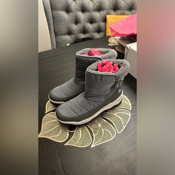 DREAM PAIRS Women's Winter Waterproof Snow  Ankle Booties Size 11 - Picture 6 of 9